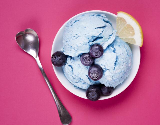Top-view-refreshing-ice-cream-with-spoon (1)
